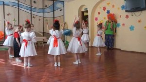 Средняя группа танец Моем, моем