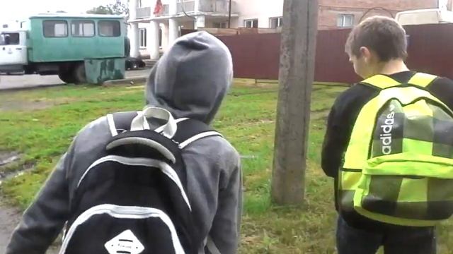 Стрела | БЬЕТ ЦВЕТАМИ смотреть онлайн