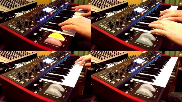 Behringer DeepMind6 x 4 Song смотреть онлайн