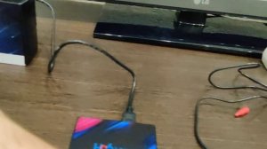 H96 MAX RK3318 Smart TV Box Android 9.0 не включается