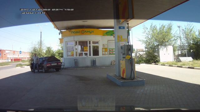 конфуз на заправке смотреть онлайн