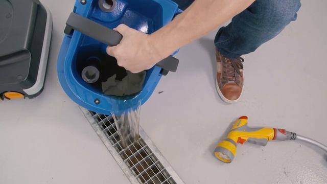 Обслуживание поломоечной аккумуляторной машины Nilfisk SCRUBTEC 334C смотреть онлайн