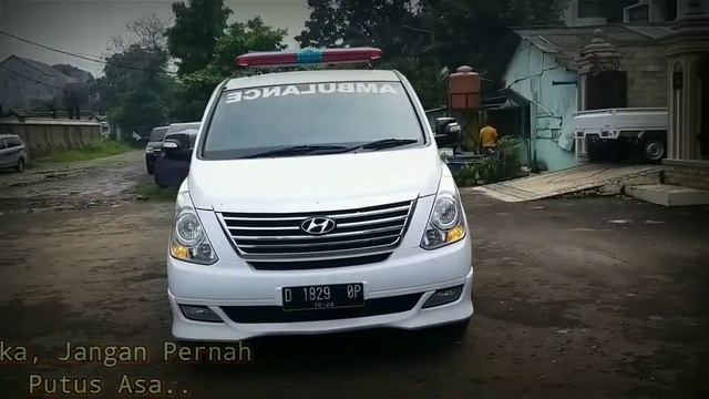 Ambulance HYUNDAI H1 Super Mewah смотреть онлайн