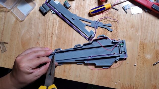 Maintenance and Fix broken string Valhalla Electric Hidden Blade смотреть онлайн