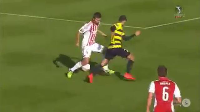 Great Skill move from Kaya (Nutmeg) смотреть онлайн