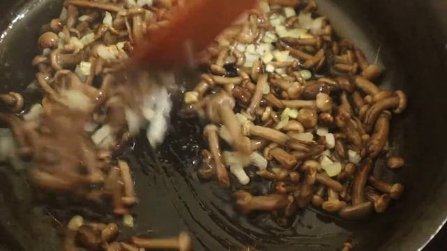 КАРТОШКА СВЕЖАЯ С ГРИБАМИ. Не жирная, сытная картошка с опятами. #Рецепт#обед#ужин#картошка# смотреть онлайн