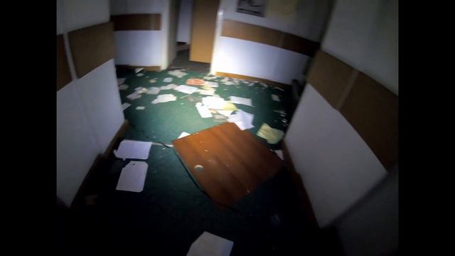 OPUSZCZONY HOTEL W BUDYNKU DAWNYCH KOSZAR смотреть онлайн
