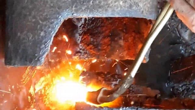 УСТРАНИЛИ УТЕЧКУ В МКР ЗАПАДНЫЙ! Сварка инвертором РЕСАНТА-190 А! Работаем по быстрому! смотреть онлайн