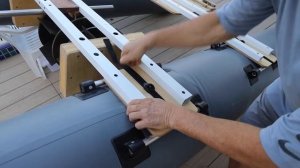 Педальный катамаран на надувных баллонах