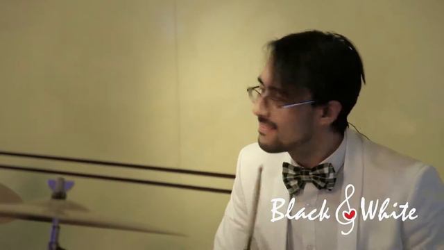 Hand Up - Ottawan (cover by Black&White Almaty) смотреть онлайн