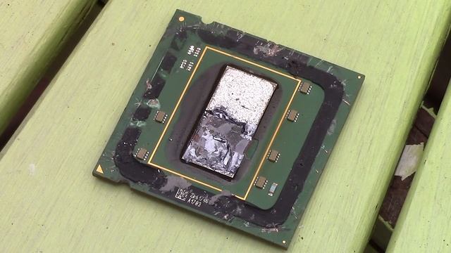 Delidding a Pentium D смотреть онлайн