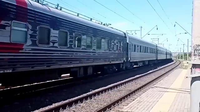Электровоз ЭП1М-585 с поездом №542 Москва - Адлер смотреть онлайн