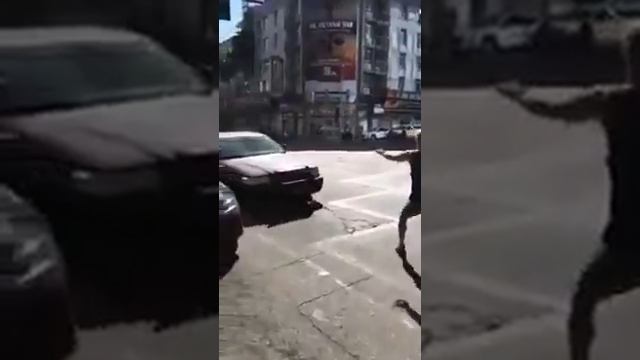 Испугал всех подряд с змеёй смотреть онлайн