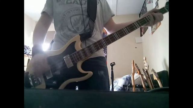 Blink 182 Mutt Bass Cover смотреть онлайн