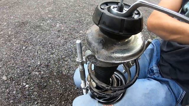 Рено Сандеро Степвей 2. Замена ПЕРЕДНЕЙ стойки. 17.07.2023 г. смотреть онлайн