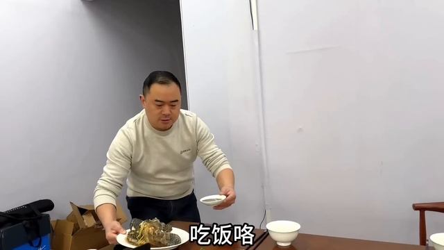 胖哥买回来条大石斑，上锅清蒸加上五花肉腊肠，老丈人直呼真好吃【胖哥有杜】 смотреть онлайн