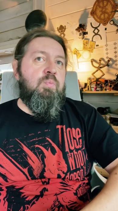 Как читать руны словно книгу Что ждет гостей и зрителей смотреть онлайн