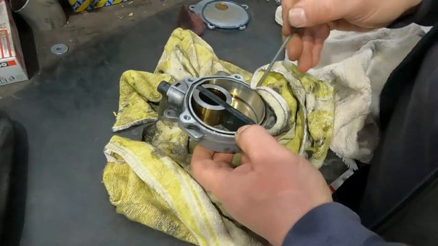 Unterdruckpume Reparieren Im Passat 2.0 TFSI (BWA) Oder Wie Spart Man 300€? ?