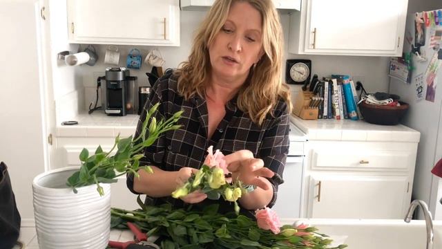 How to care for your LISIANTHUS "Lizzies" смотреть онлайн