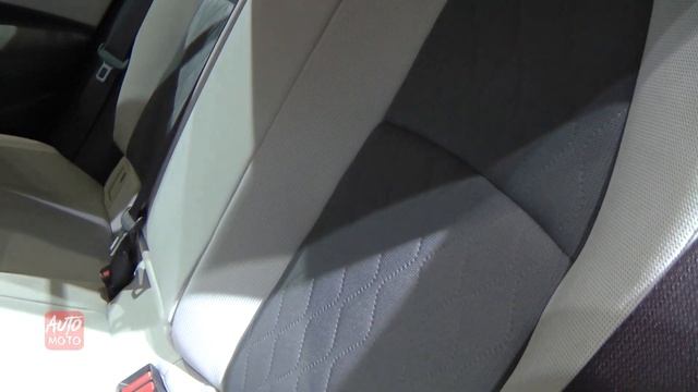 2020 Toyota Corolla Hybrid - Exterior And Interior Walkaround - 2018 LA Auto Show