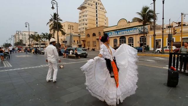 Уличные танцы, Мексика. смотреть онлайн
