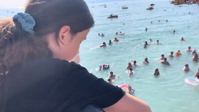 ЦЕНТРАЛЬНЫЙ ПЛЯЖ В КАБАРДИНКЕ СОШЕЛ С УМА. СЕЗОН 2023 смотреть онлайн