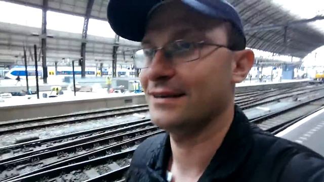 Едем в Амстердам смотреть онлайн