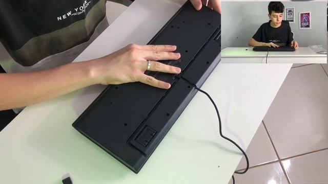 Teclado Gamer Razer Cynosa Chroma V2 / PTBR смотреть онлайн