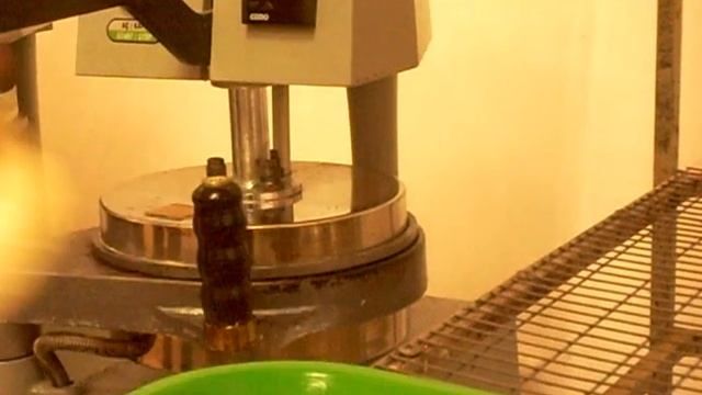 Оборудование (пресс) для производства коржей для пиццы смотреть онлайн