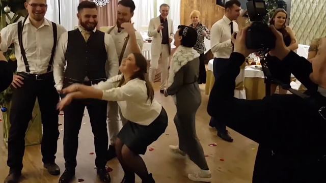 А сейчас хочу в пляс!))) смотреть онлайн