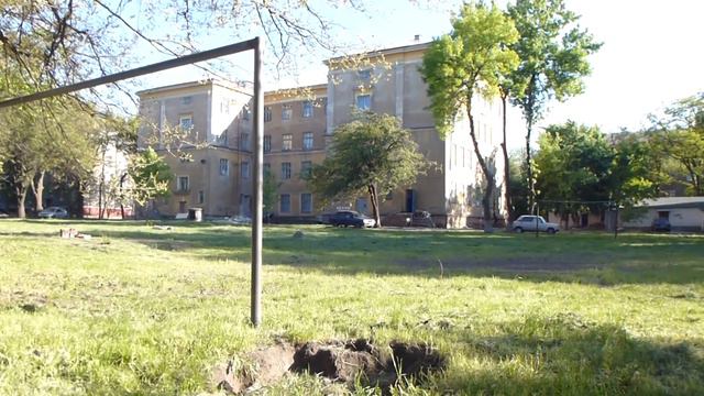 Дворе КЭГГ Гимназия (Донецкий апелляционный административный суд) смотреть онлайн
