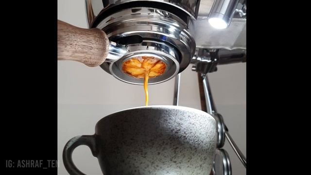 Nook Mini x Comandante C40 Espresso Grinding смотреть онлайн