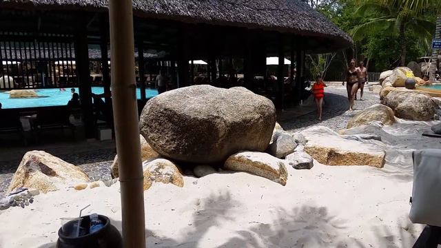 Вьетнам. Нячанг. Грязелечебница Ай-Резорт (I-Resort) смотреть онлайн