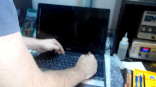 Как разобрать ноутбук Acer aspire 5551 series. How to disassemble the laptop Acer aspire 5551series смотреть онлайн