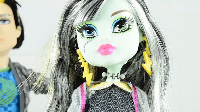 Monster High - Picnic Casket for 2 - Frankie Stein & Jackson Jekyll Review ❤ смотреть онлайн
