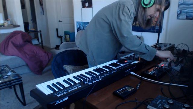 Live Korg Volca Jam 028 : Microbrute, Microkorg, Alesis QX49, Renoise смотреть онлайн