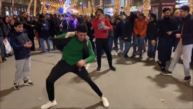Тбилиси Салам Алейкум Лезгинка 2022 Парни Танцуют Супер Классно На Улице Руставели ALISHKA Кайф смотреть онлайн