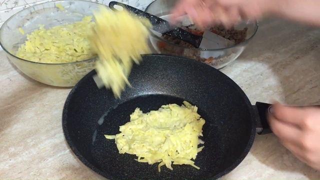 Восхитительный пирог с фаршем на сковороде за 30 минут. смотреть онлайн