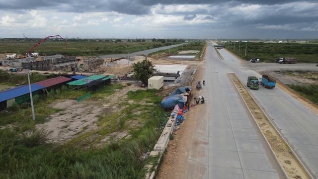 New Phnom Penh International Airport Bridge and Road Construction Site смотреть онлайн