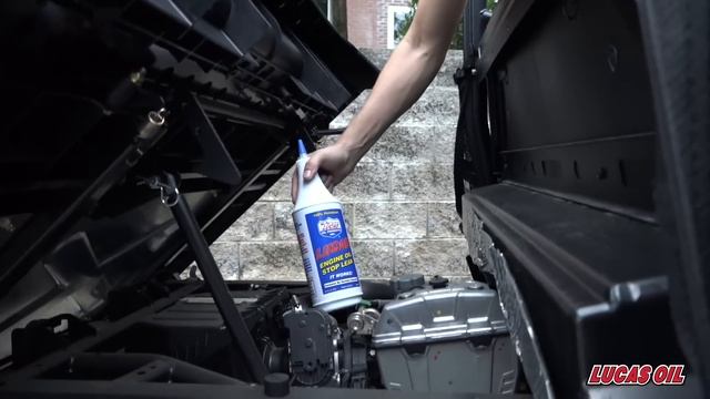Lucas Engine Oil Stop Leak - It Works! смотреть онлайн