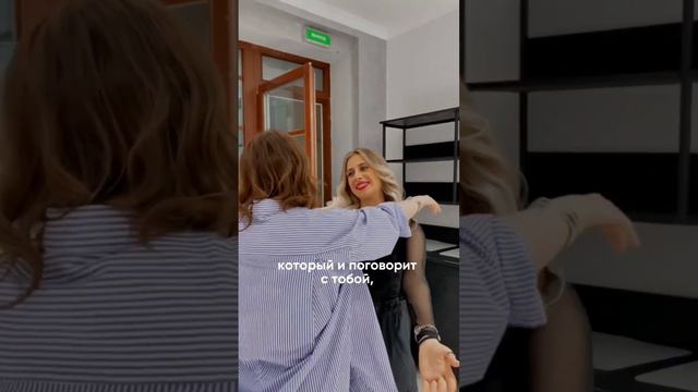 ЗАЧЕМ ДЕВУШКИ ХОДЯТ КРАСИТЬ ВОЛОСЫ В САЛОН #blonde #осветлениеволос #сложноеокрашивание #balayage смотреть онлайн