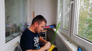 Замена насадки на швабре с двумя роликами. Replacing the nozzle with a MOP with two rollers.