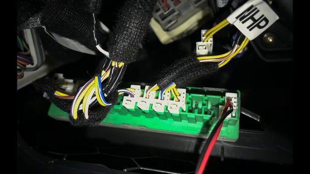DiabloSport 2018+ Dodge/Chrysler Car Gateway Bypass Cable Installation смотреть онлайн