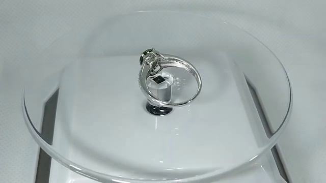Кольцо с натуральным необлагороженным зеленым сапфиром 1.47 ct Размер 17 Серебро 925 смотреть онлайн