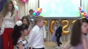 «Первоклашки всюду первоклашки» парный танец на выпускном утреннике