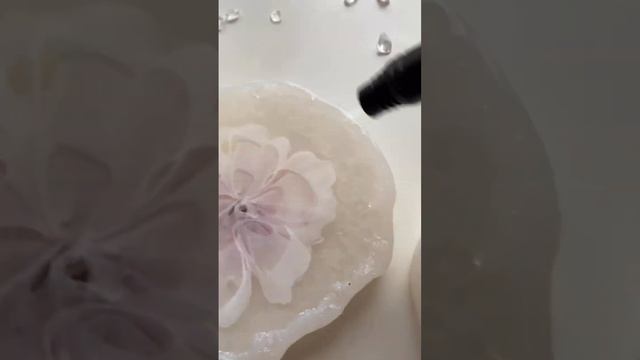 Рисуем цветы эпоксидной смолой. Подписывайся Inst: @resinart_minsk смотреть онлайн