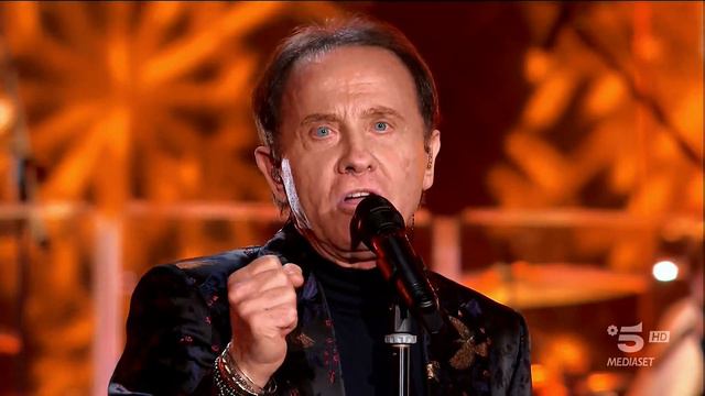 Roby Facchinetti & Moreno (Italian rapper) - Live Buon Natale a tutto il mondo (Full HD) -24.12.202 смотреть онлайн