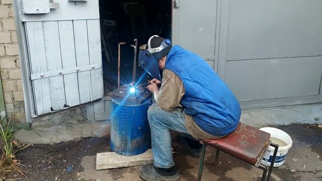 И снова сын помогает в работе смотреть онлайн