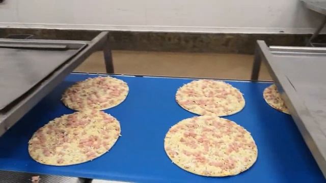 Как делают пиццы в промышленных масштабах на Атриа Россия смотреть онлайн