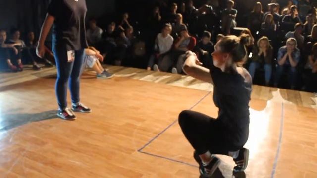 Ника vs Рита Саратова (vin) / Hip-hop 2 круг / Летний Wanted-2015 смотреть онлайн